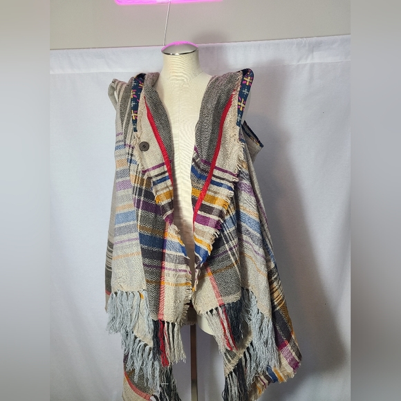 Vismaya Indian made- wearable scarf/wrap brand new. - Picture 2 of 6